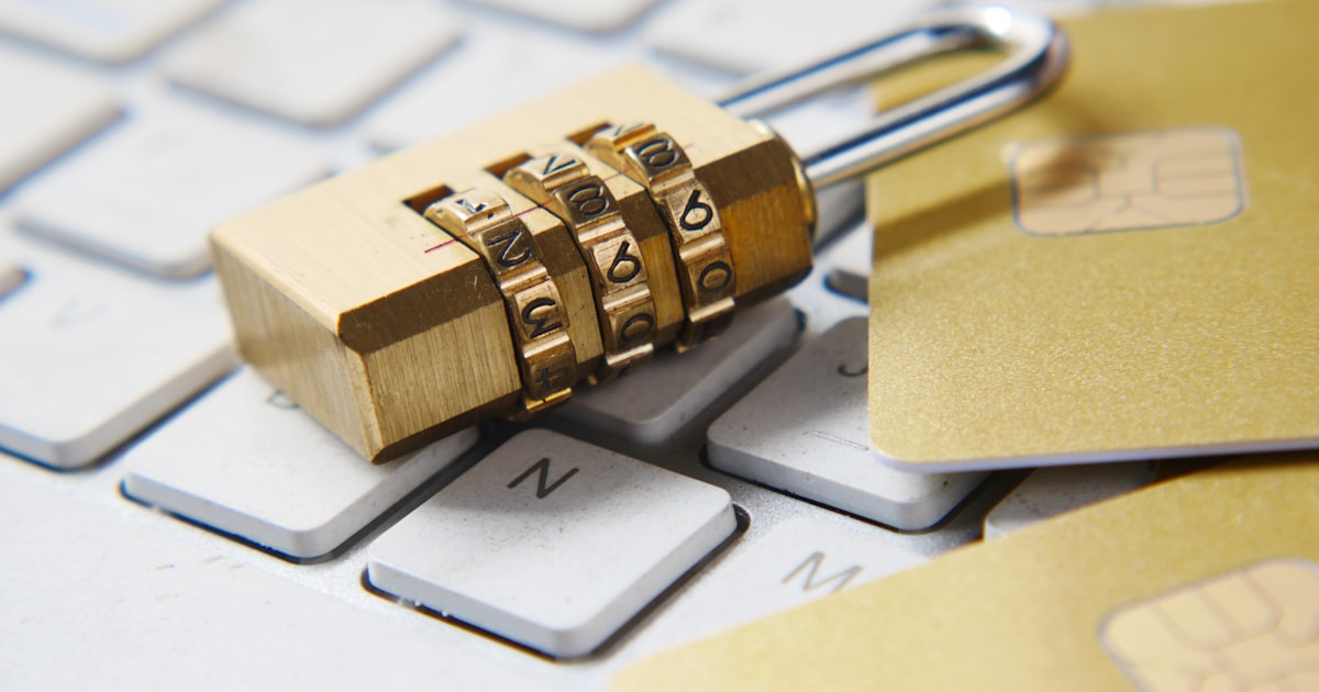 QR Code vs Barcode: Key Differences Explained (With Examples)